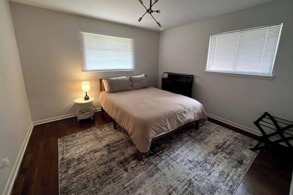 Photo of Bedroom in Crestline Heights