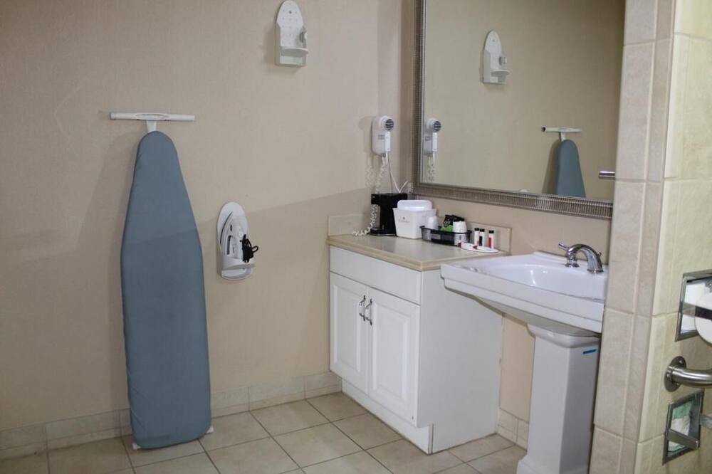 Photo of Bathroom in Perry