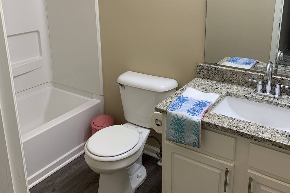 Photo of Bathroom in Union City