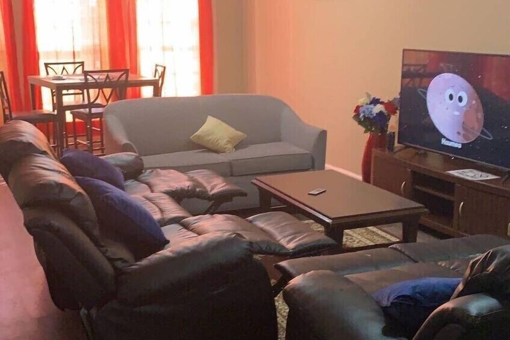 Photo of Livingroom in Union City