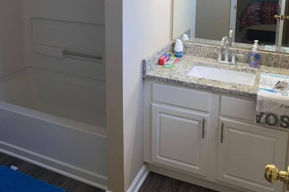 Photo of Bathroom in Union City