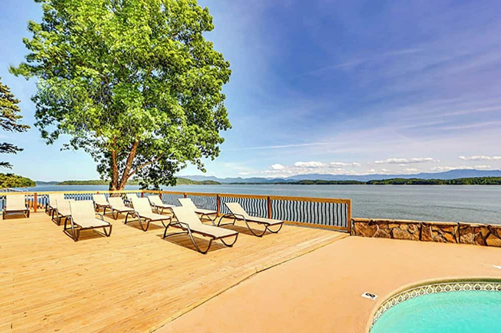 Photo of Outdoor in Dandridge
