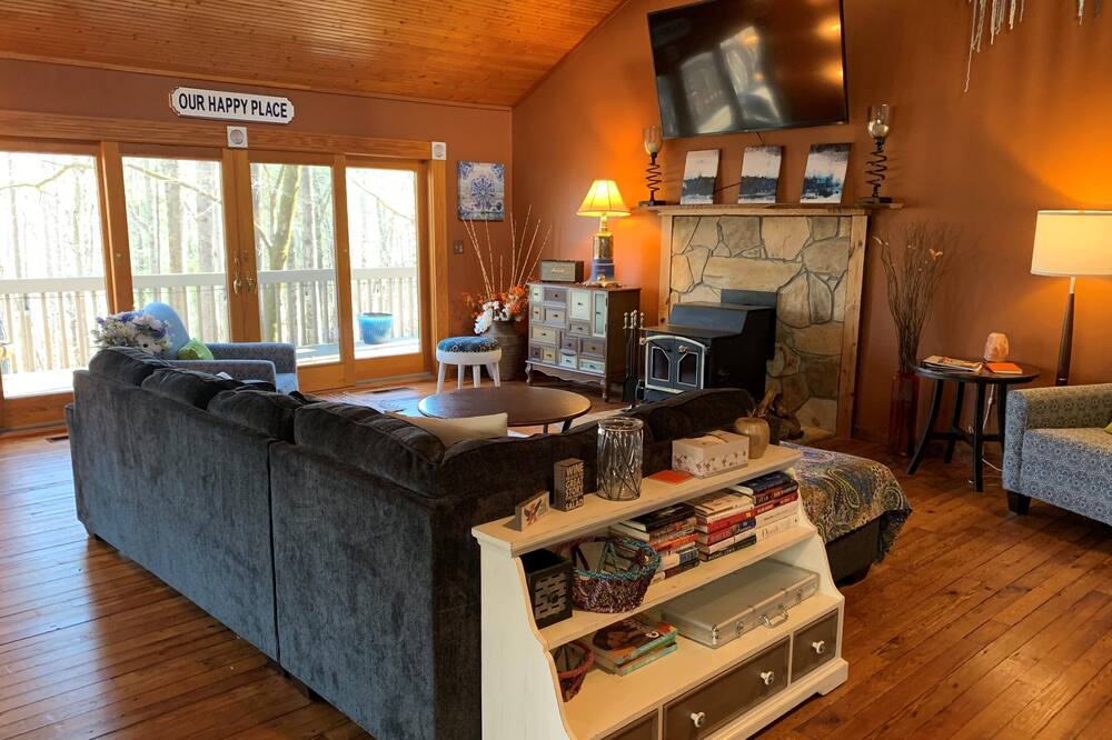 Photo of Livingroom in LaGrange