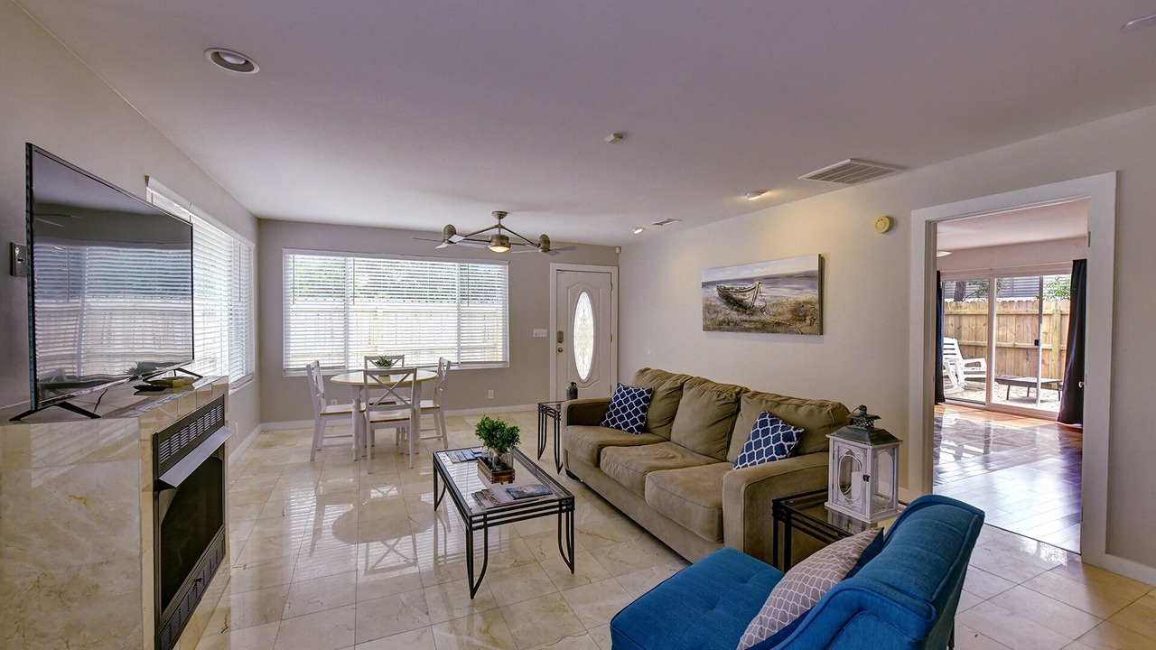 Photo of Livingroom in Demere Park