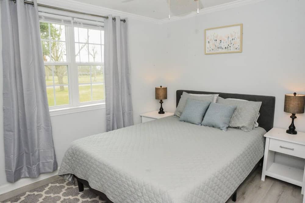 Photo of Bedroom in Grand Bay