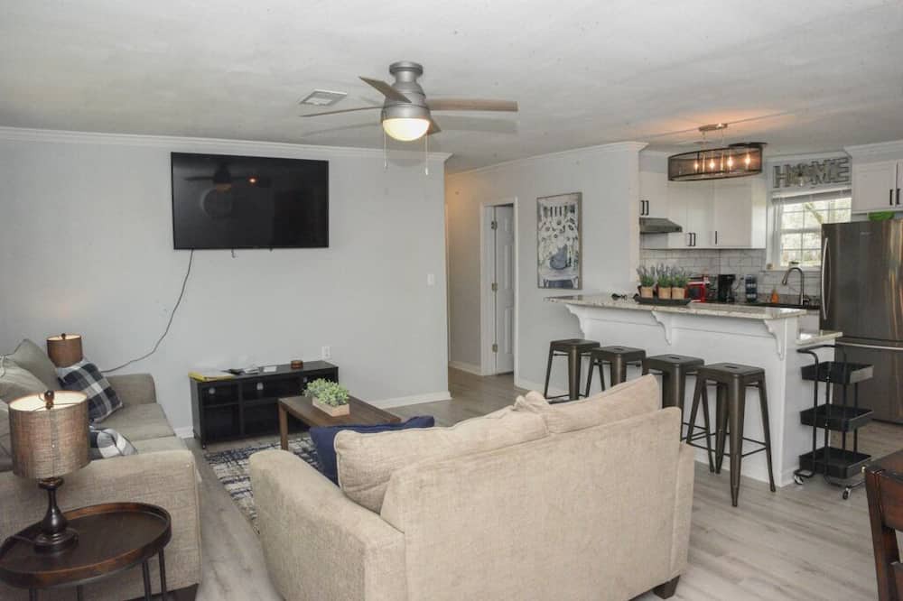 Photo of Livingroom in Grand Bay