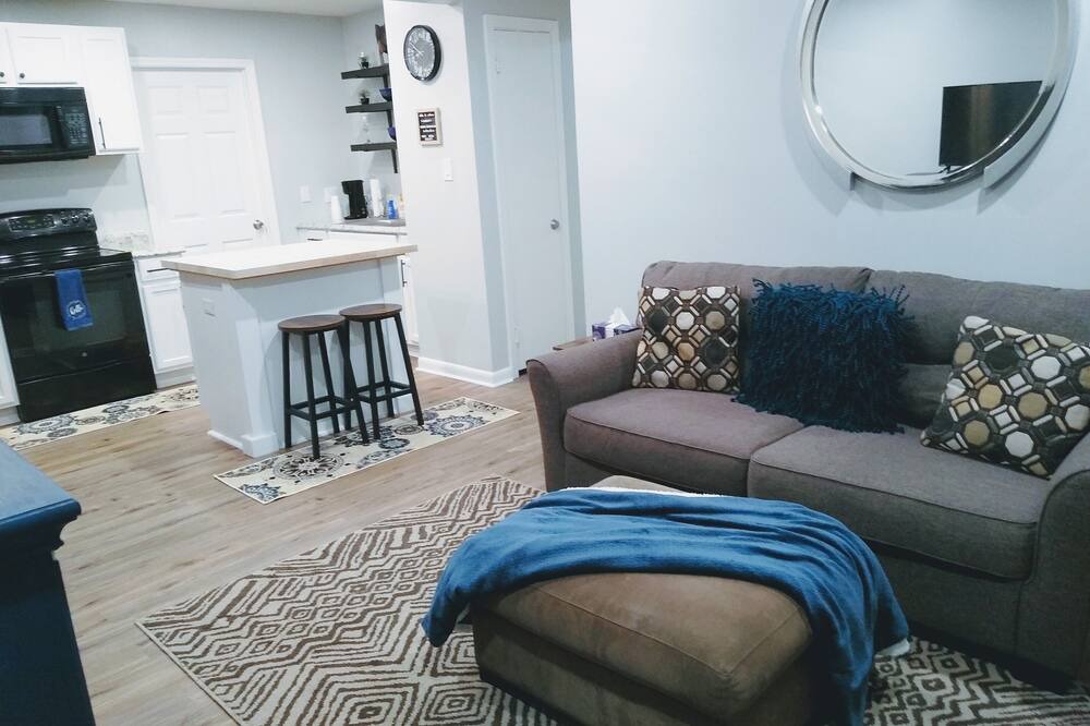 Photo of Livingroom in Magnolia Gardens