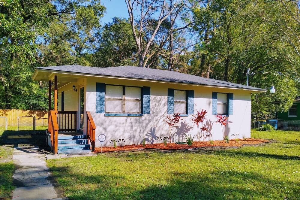 Photo of Outdoor in Magnolia Gardens