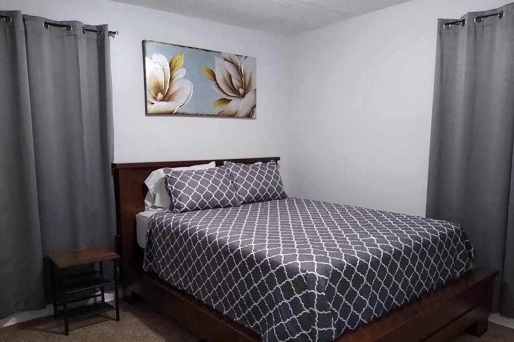Photo of Bedroom in Magnolia Gardens