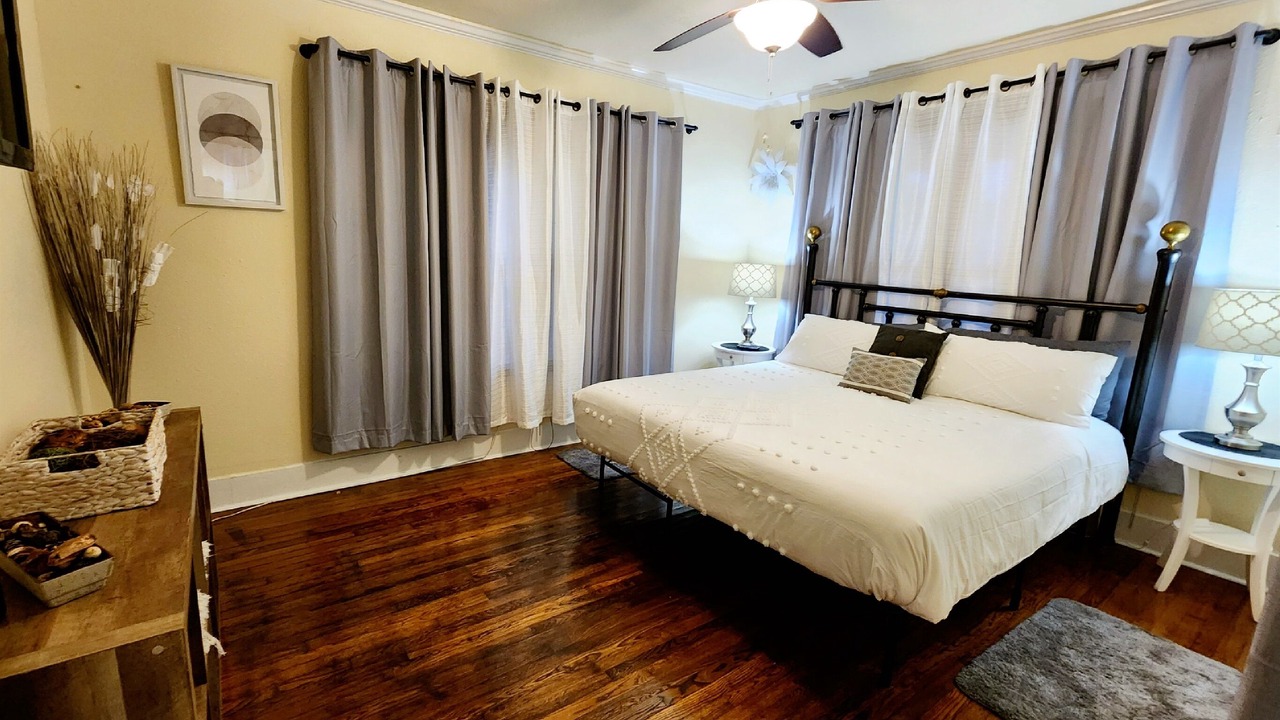 Photo of Bedroom in Gulfport
