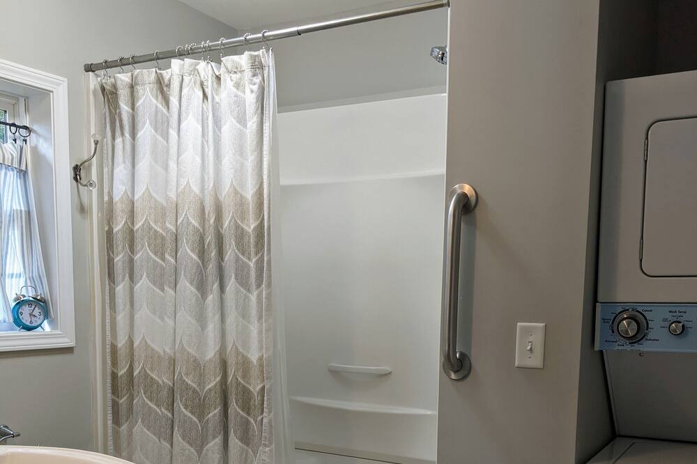 Photo of Bathroom in Eden