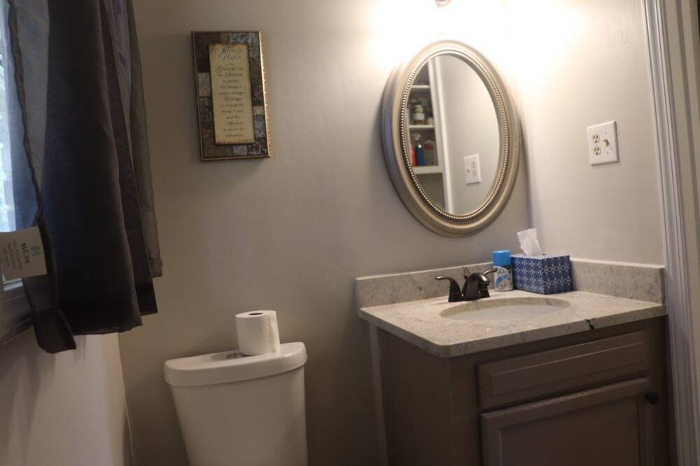Photo of Bathroom in Rex