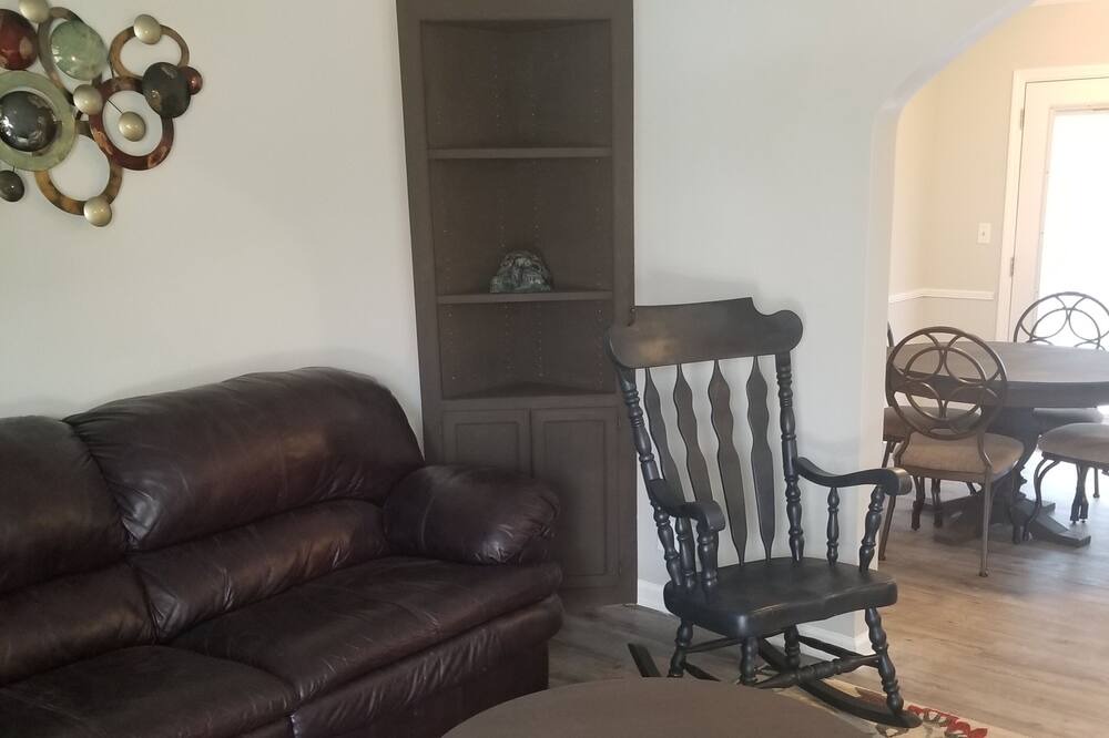 Photo of Livingroom in Rex