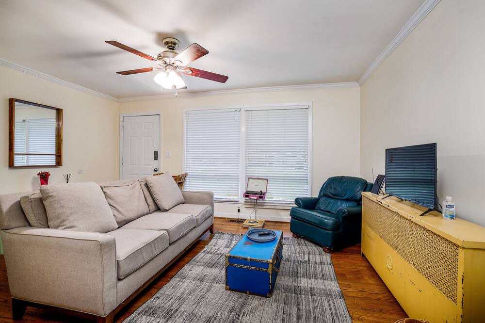 Photo of Livingroom in Crestline Heights