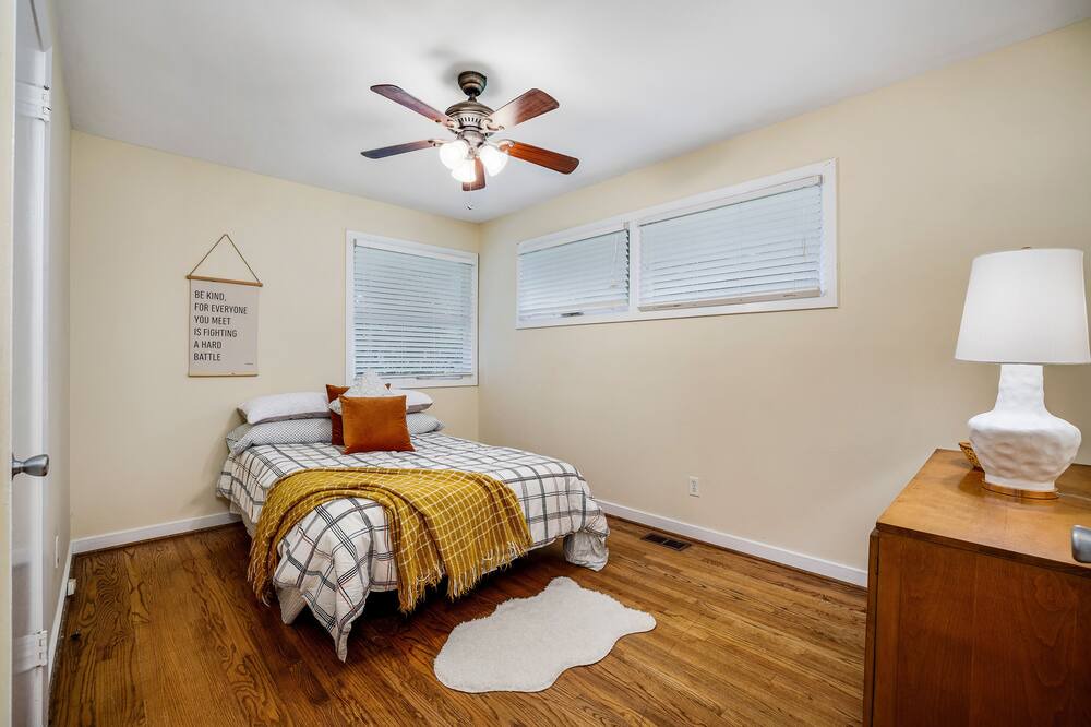 Photo of Bedroom in Crestline Heights