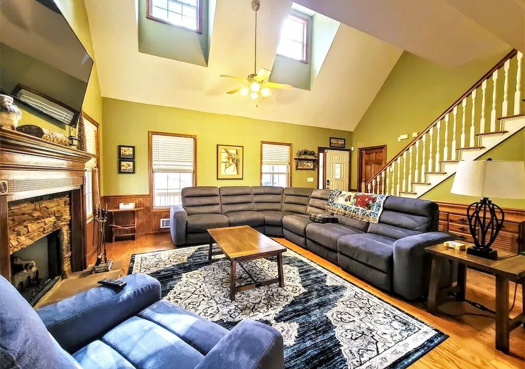 Photo of Livingroom in Monticello