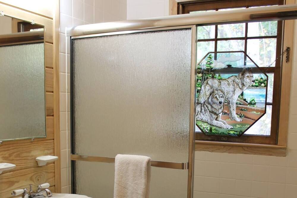 Photo of Bathroom in Valley Creek Run