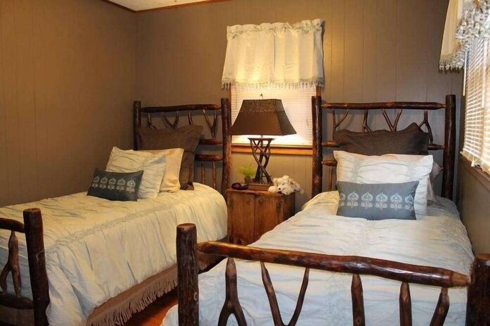 Photo of Bedroom in Valley Creek Run