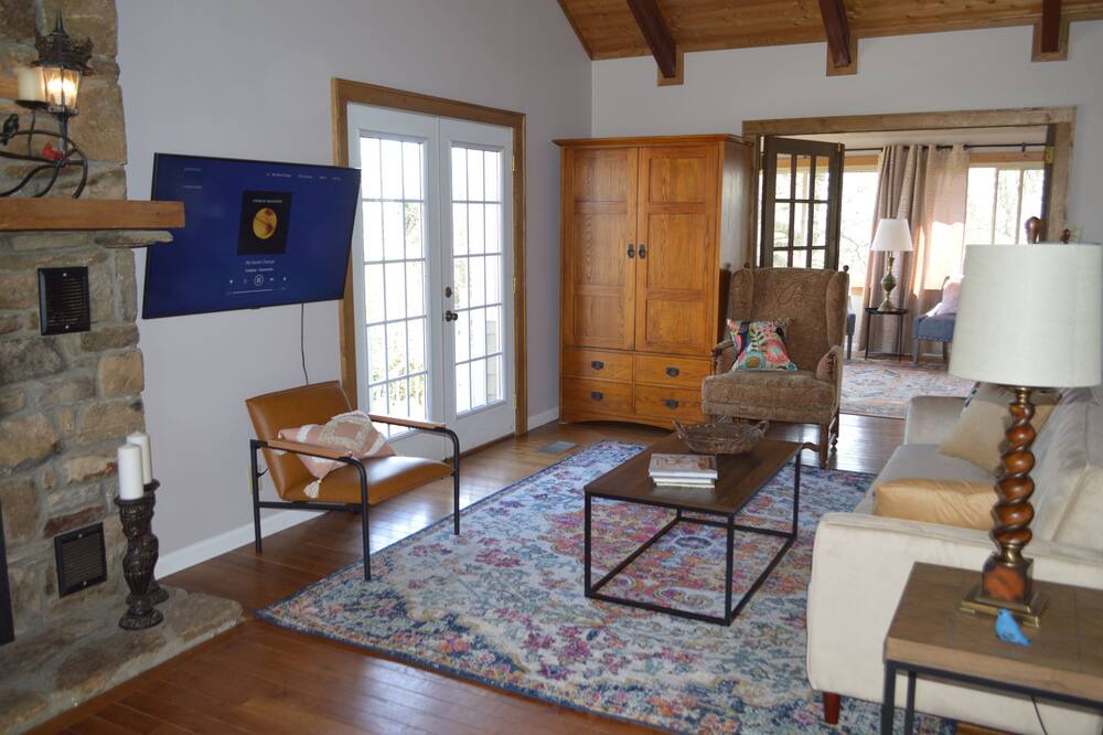 Photo of Livingroom in Glenville
