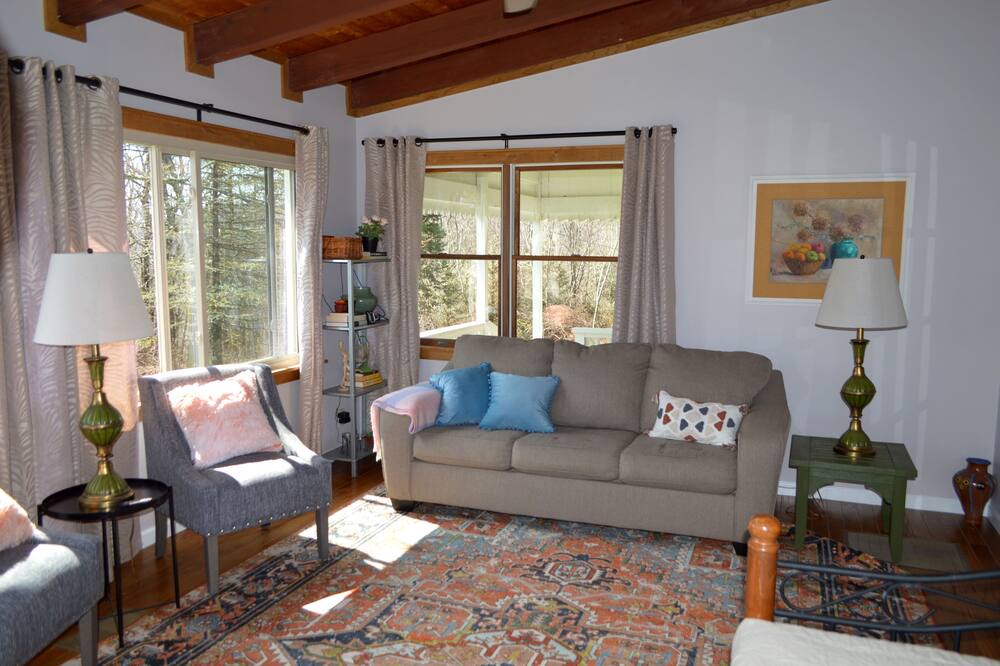 Photo of Bedroom in Glenville