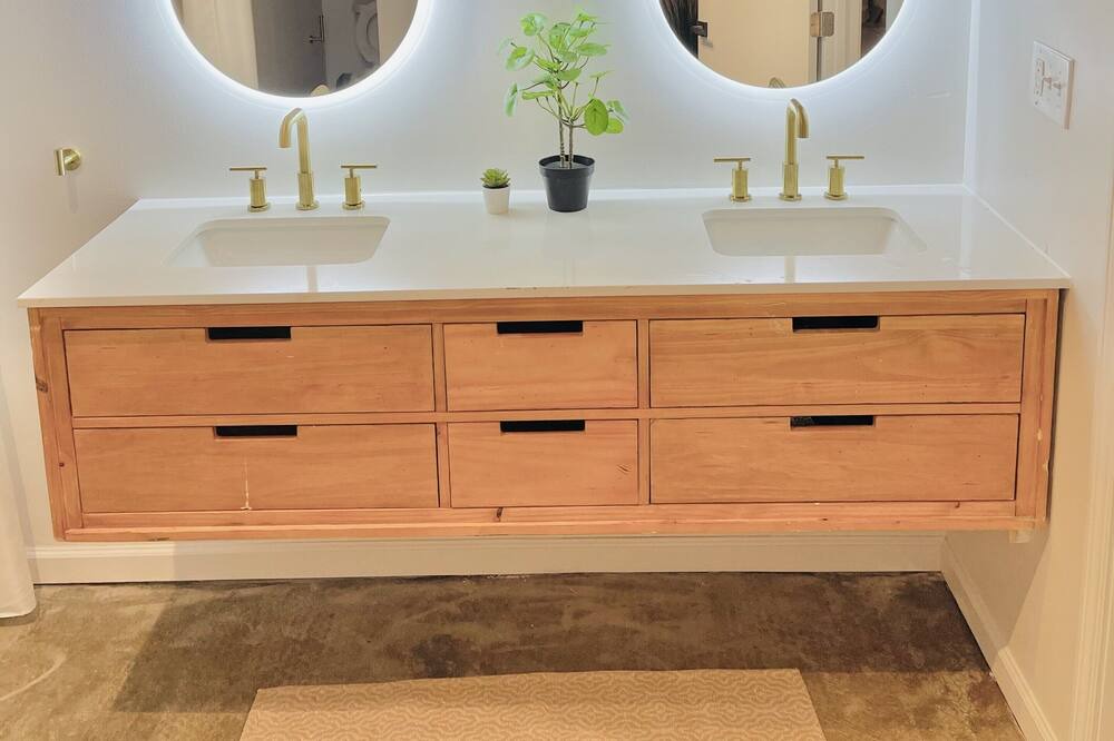 Photo of Bathroom in East Point