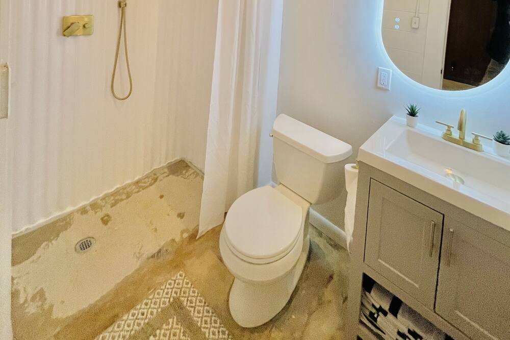 Photo of Bathroom in East Point