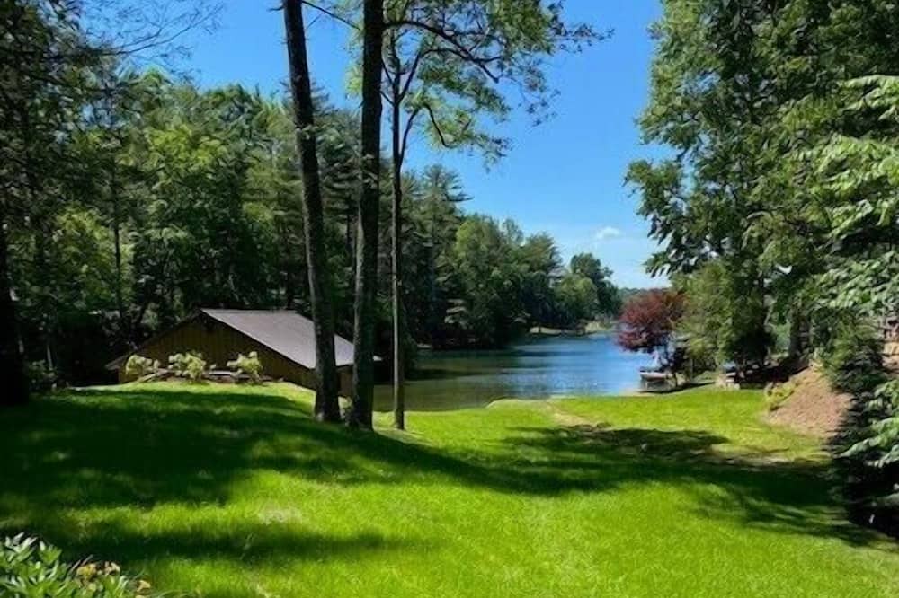 Photo of Others in Lake Toxaway