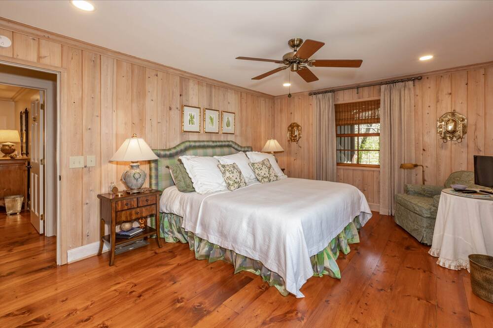 Photo of Others in Lake Toxaway
