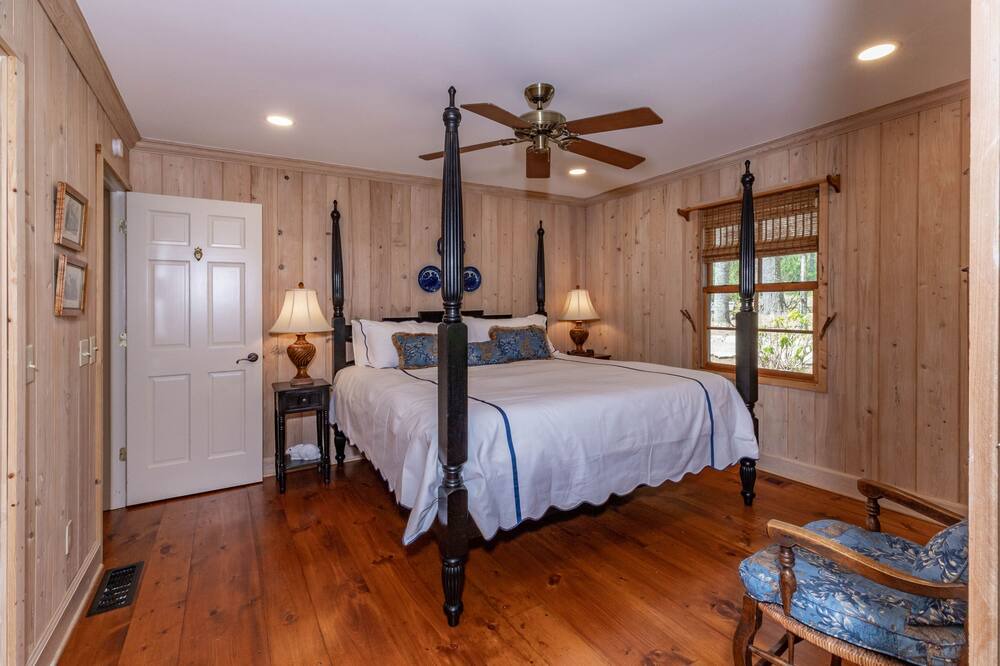 Photo of Others in Lake Toxaway