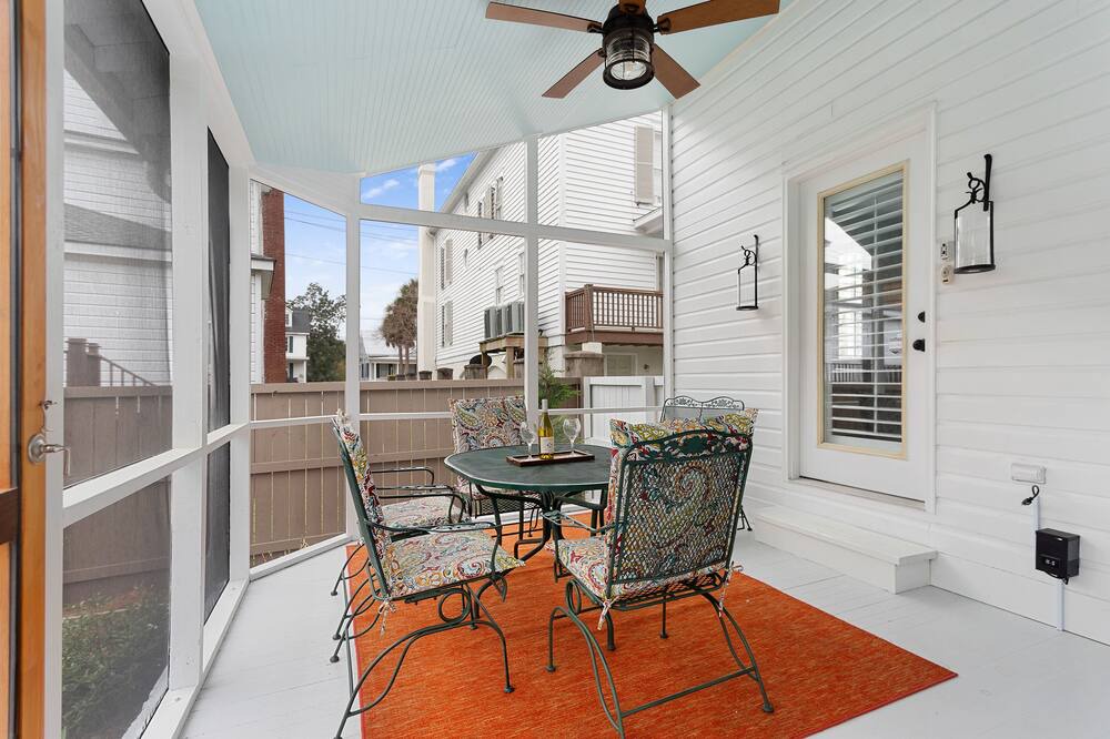 Photo of Patio Balcony in Downtown Charleston