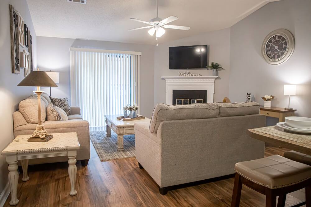 Photo of Livingroom in Huntsville