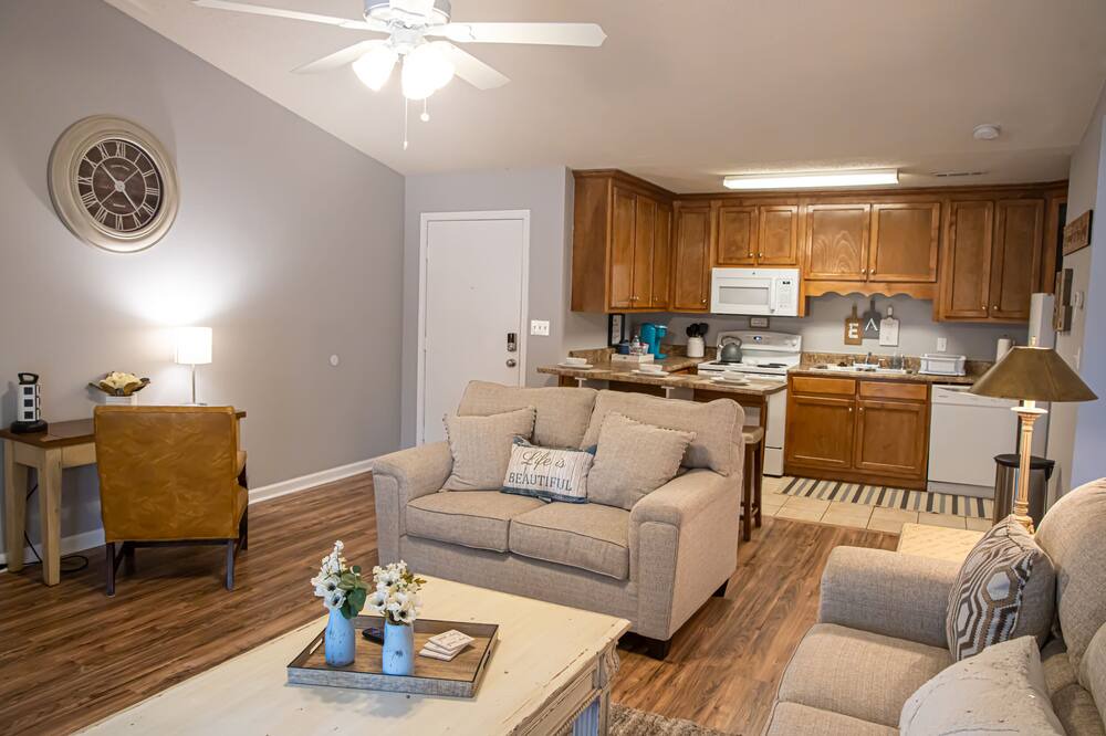 Photo of Livingroom in Huntsville