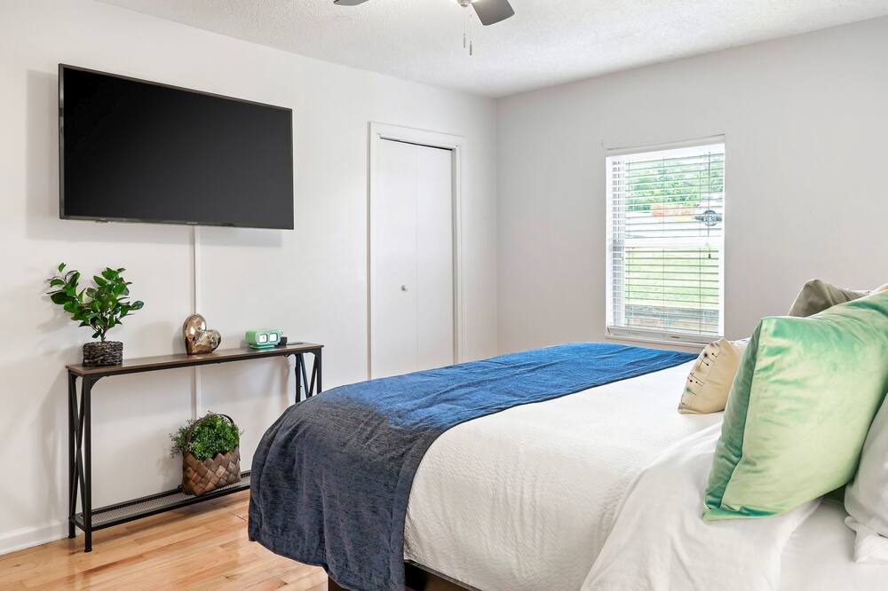 Photo of Bedroom in Dandridge