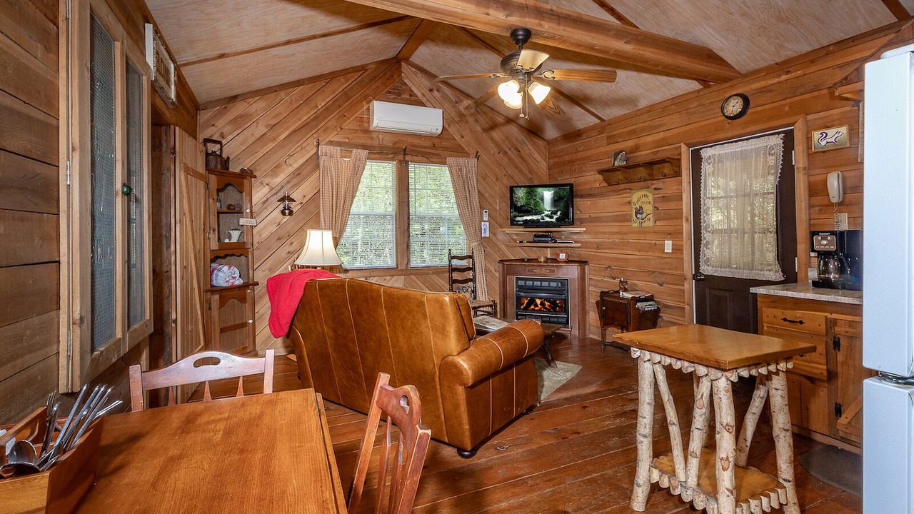 Photo of Livingroom in Lake Toxaway