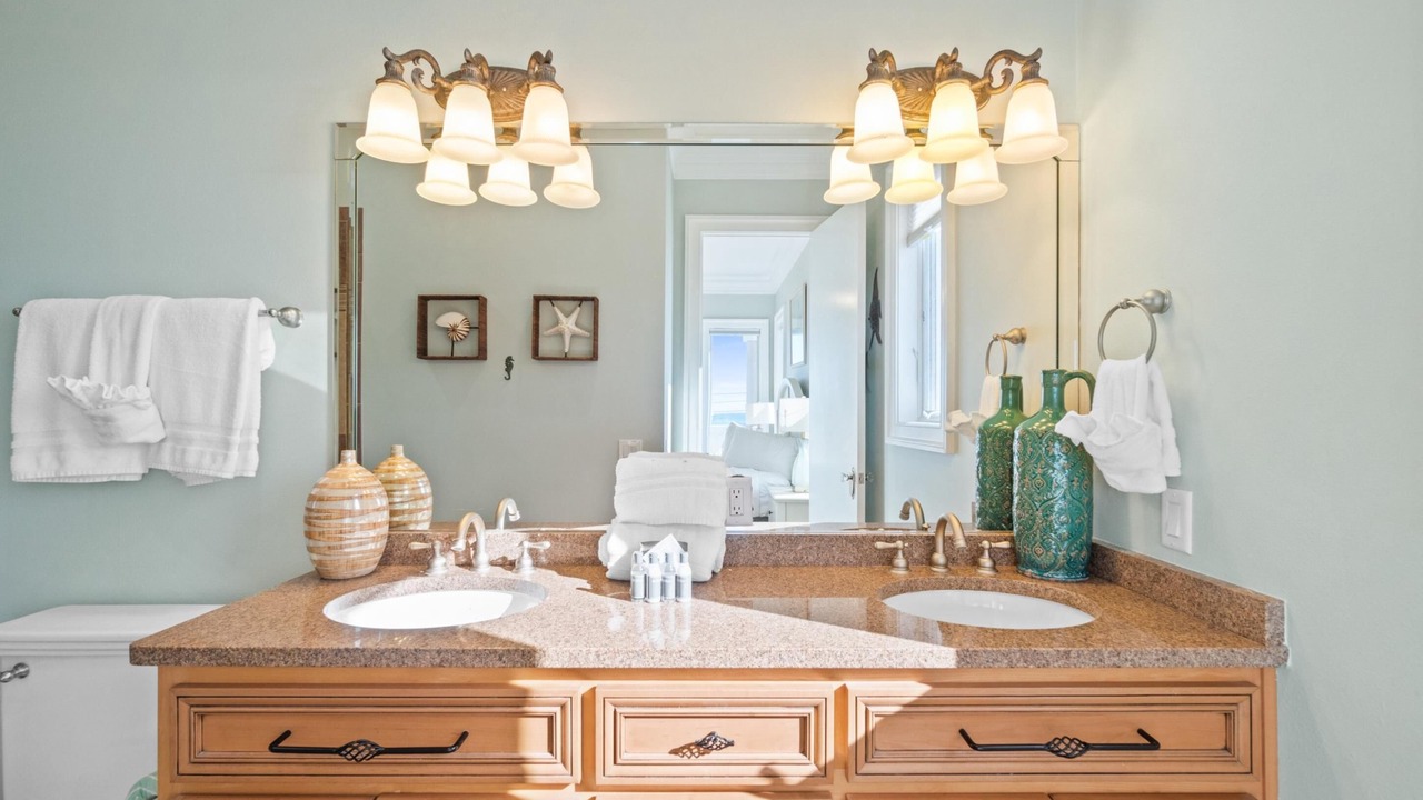 Photo of Bathroom in Laguna Beach