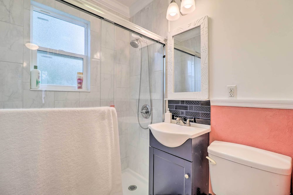 Photo of Bathroom in Lake Forest