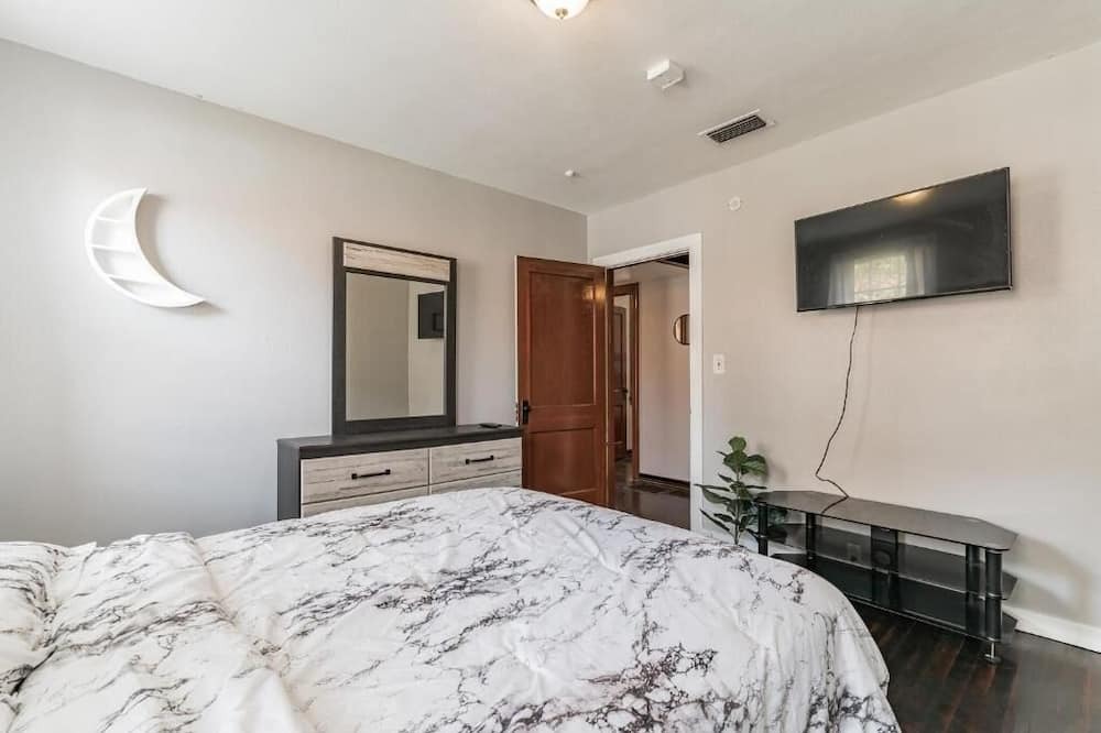Photo of Bedroom in Urban Core