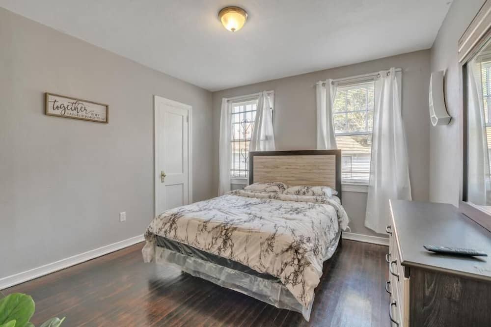 Photo of Bedroom in Urban Core