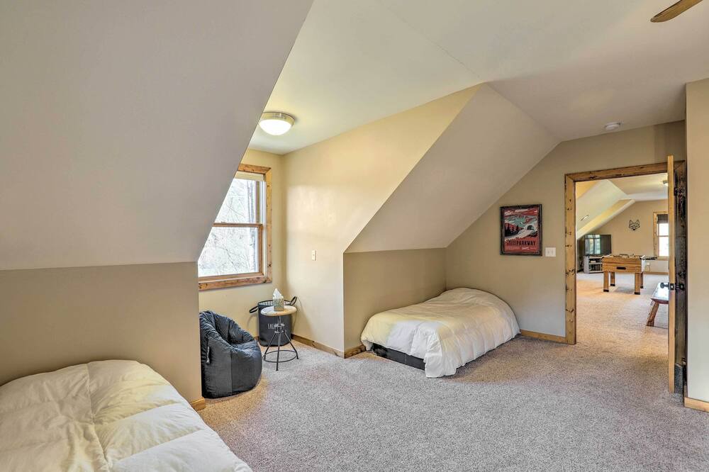 Photo of Bedroom in Mars Hill