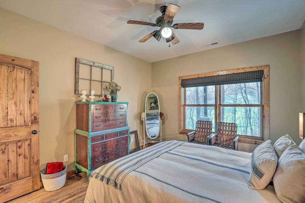Photo of Bedroom in Mars Hill