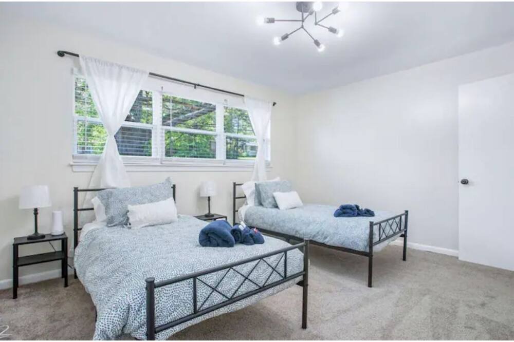 Photo of Bedroom in Forest Park