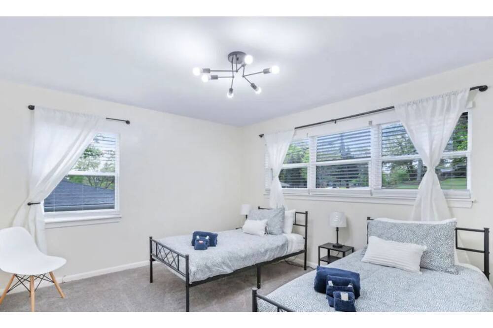 Photo of Bedroom in Forest Park