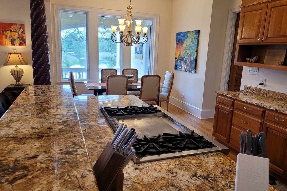 Photo of Kitchen in Gulf Park Estates