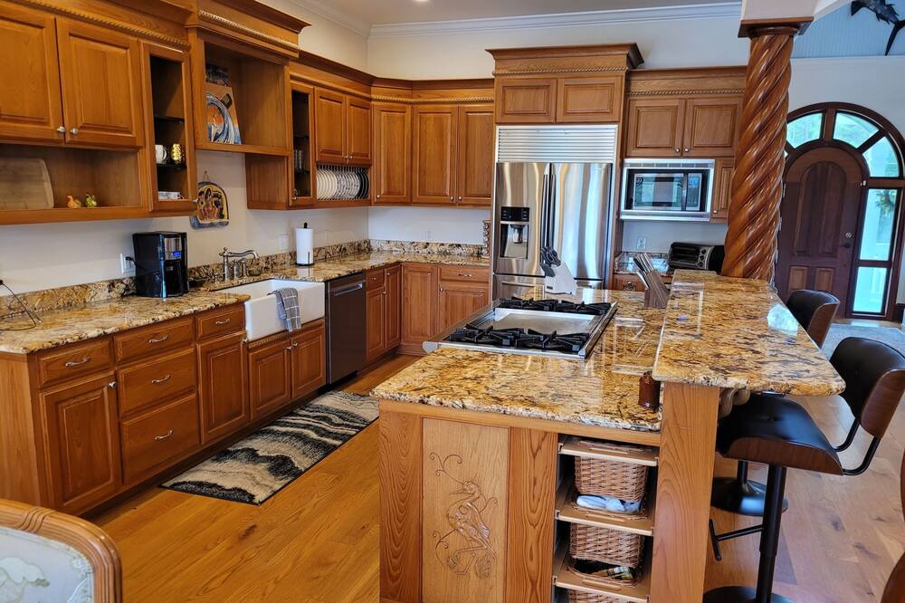 Photo of Kitchen in Gulf Park Estates