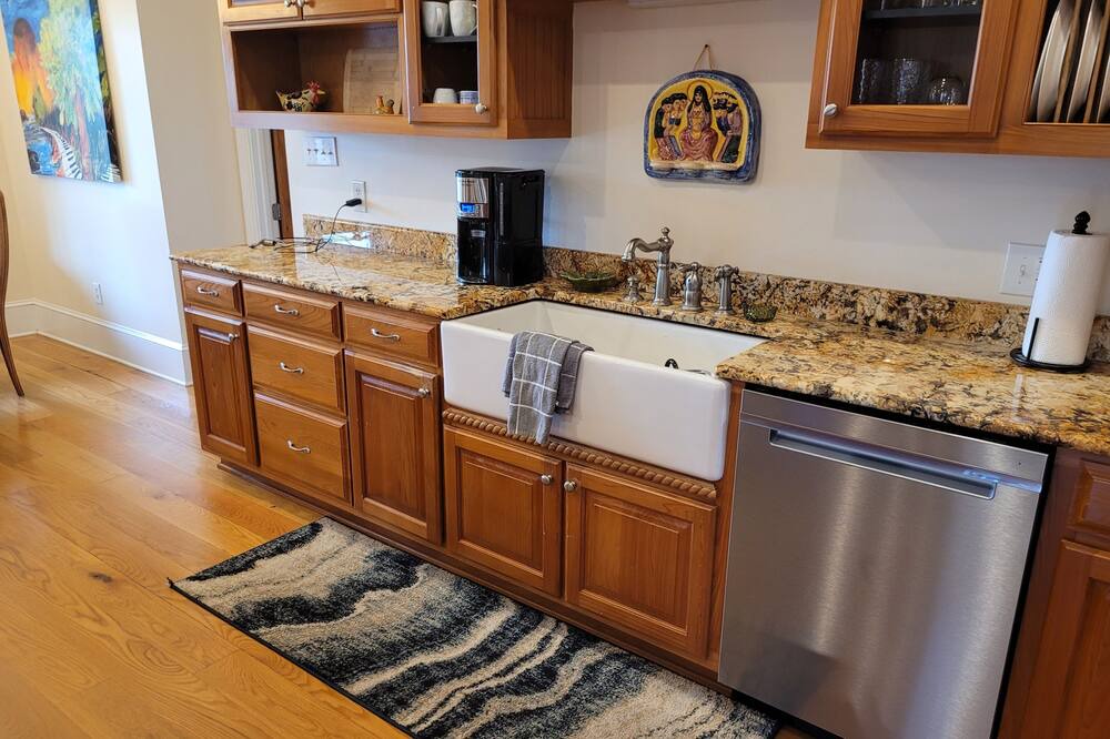 Photo of Kitchen in Gulf Park Estates