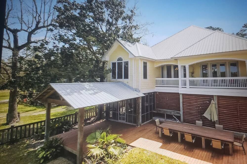 Photo of Outdoor in Gulf Park Estates