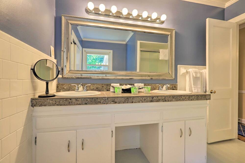 Photo of Bathroom in Jonesboro