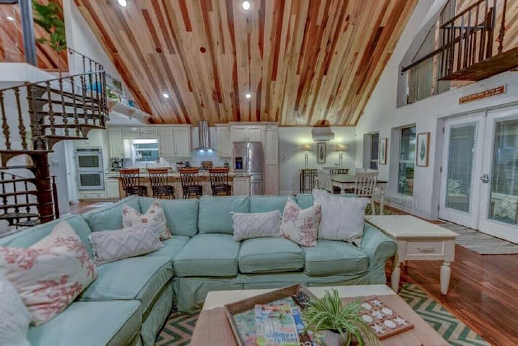 Photo of Livingroom in Theodore