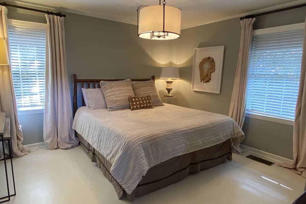 Photo of Bedroom in Lake Toxaway