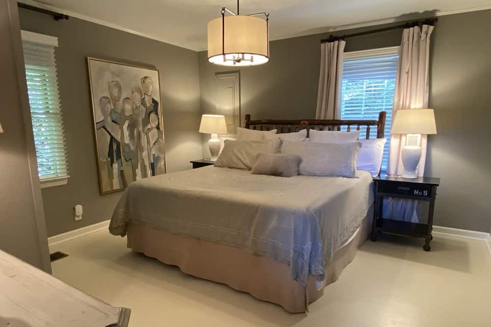 Photo of Bedroom in Lake Toxaway